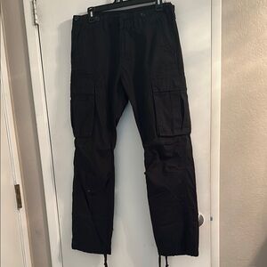 Men’s Black Cargo Pants m n m l